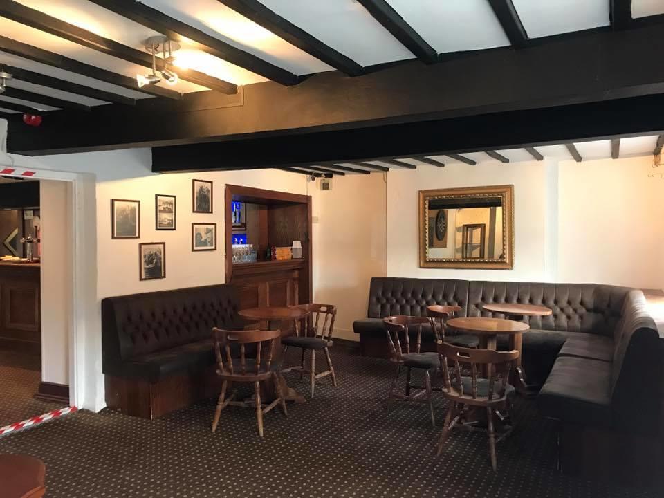 New Gurkha Inn 布雷肯 外观 照片