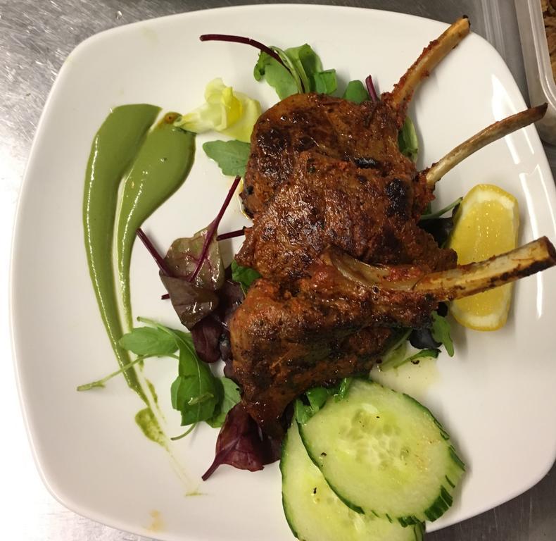 New Gurkha Inn 布雷肯 外观 照片